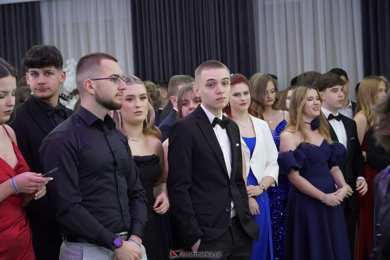 Studniówka III LO w Ostrołęce [4.01.2025] - zdjęcie #356 - eOstroleka.pl