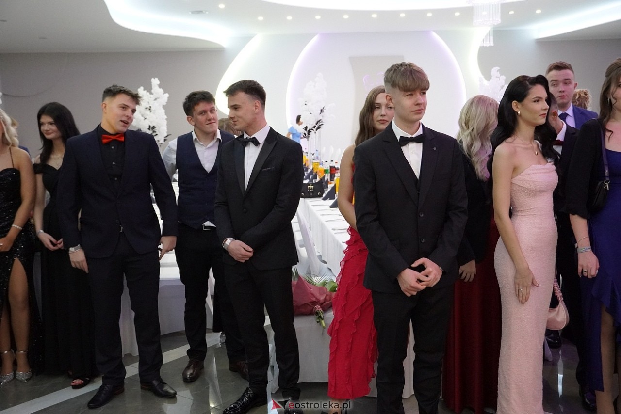 Studniówka III LO w Ostrołęce [4.01.2025] - zdjęcie #352 - eOstroleka.pl