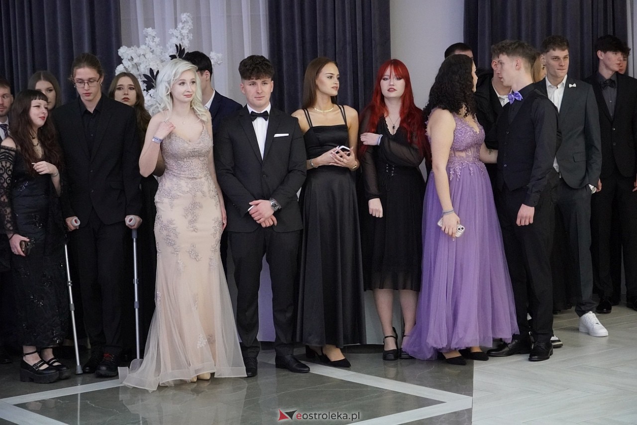 Studniówka III LO w Ostrołęce [4.01.2025] - zdjęcie #348 - eOstroleka.pl