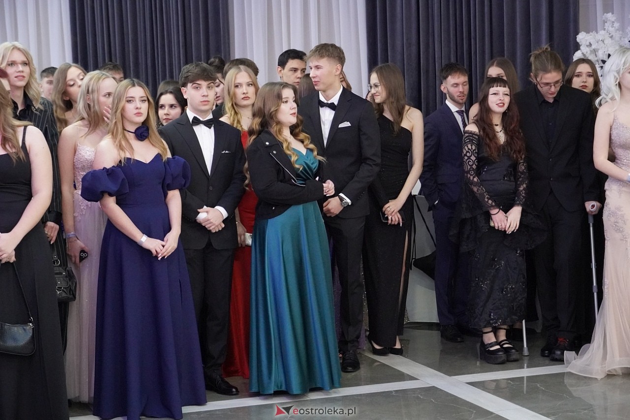 Studniówka III LO w Ostrołęce [4.01.2025] - zdjęcie #347 - eOstroleka.pl