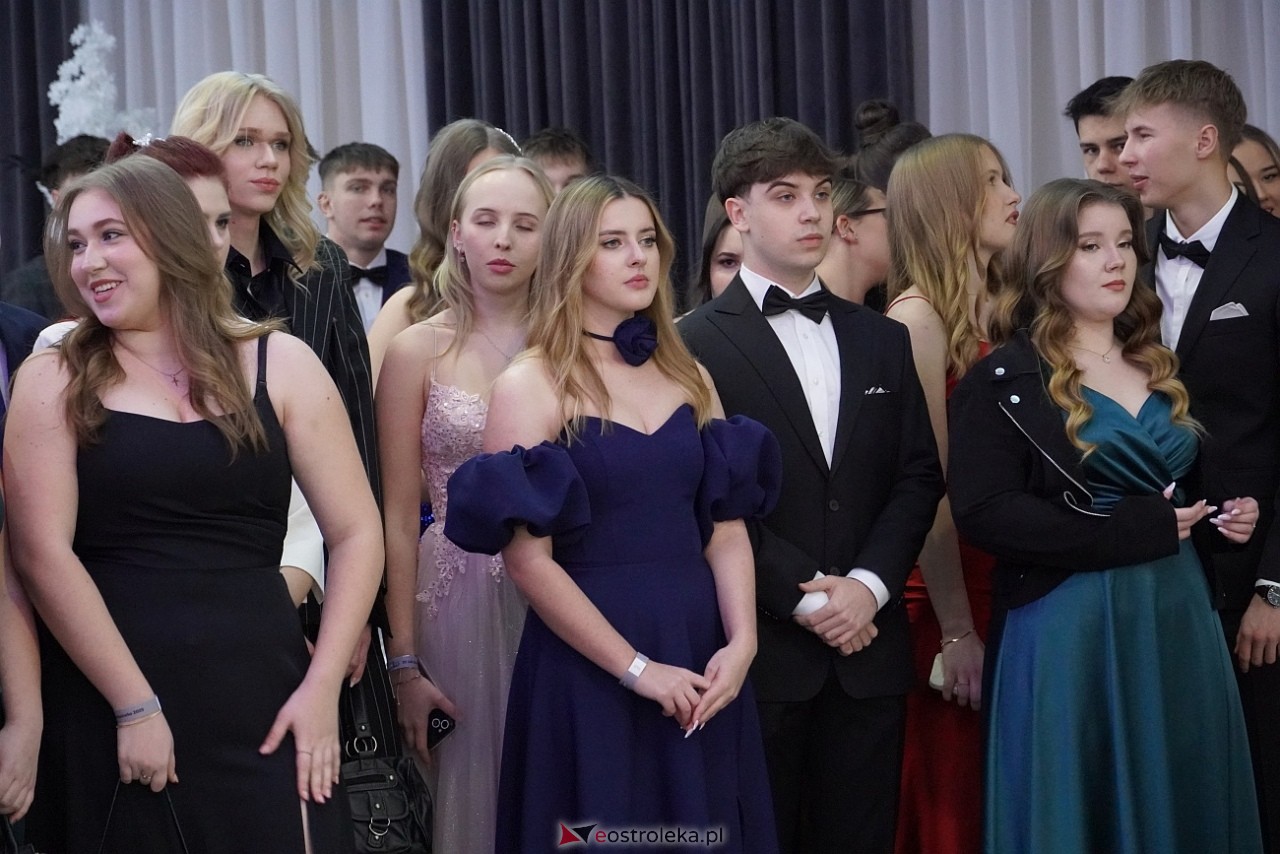 Studniówka III LO w Ostrołęce [4.01.2025] - zdjęcie #346 - eOstroleka.pl