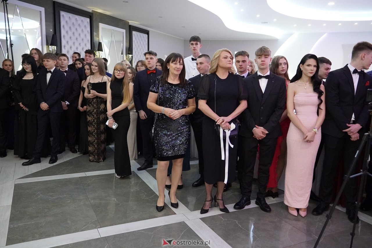 Studniówka III LO w Ostrołęce [4.01.2025] - zdjęcie #339 - eOstroleka.pl