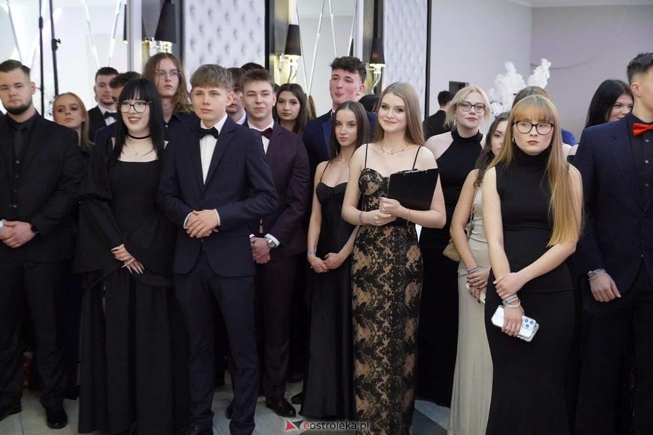 Studniówka III LO w Ostrołęce [4.01.2025] - zdjęcie #338 - eOstroleka.pl