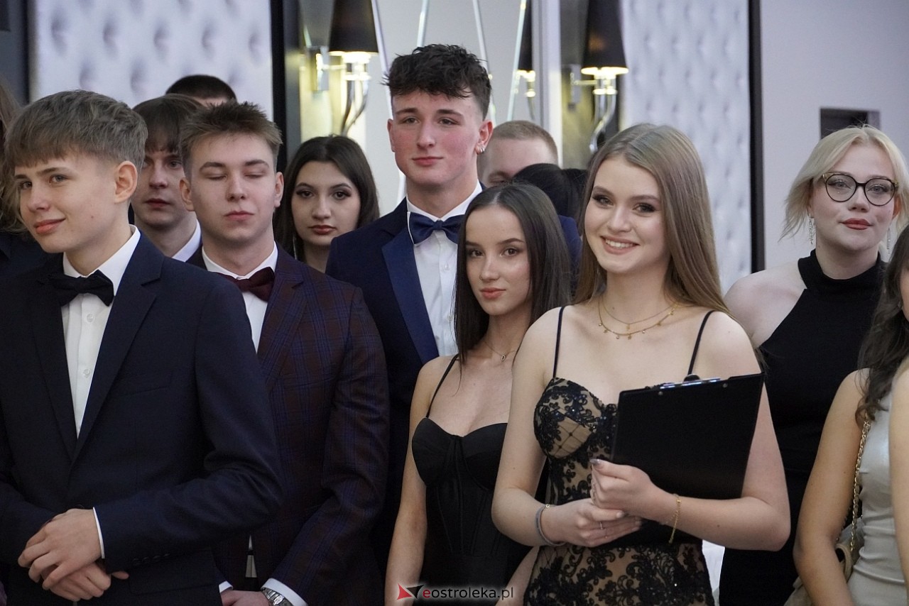 Studniówka III LO w Ostrołęce [4.01.2025] - zdjęcie #337 - eOstroleka.pl