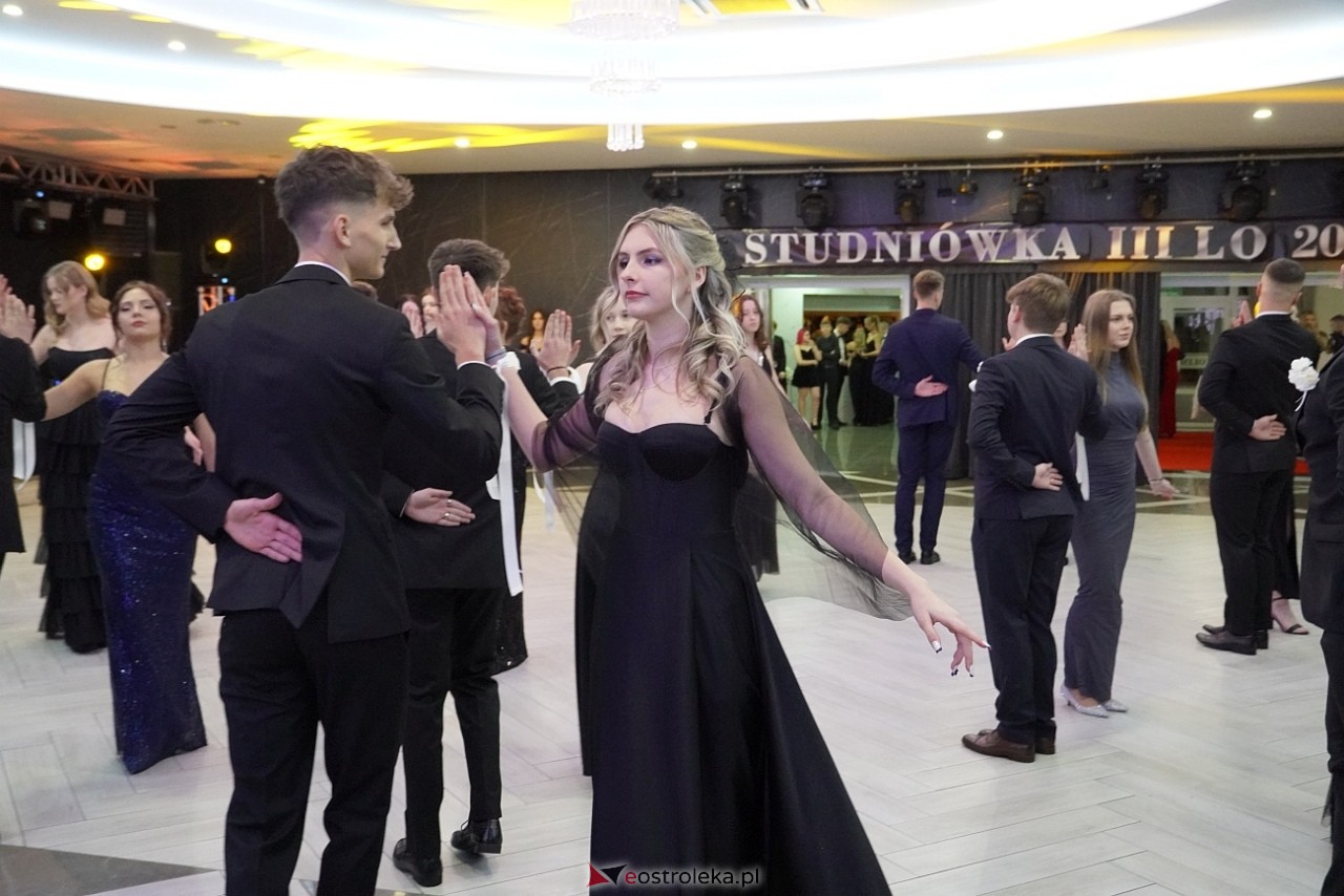 Studniówka III LO w Ostrołęce [4.01.2025] - zdjęcie #329 - eOstroleka.pl