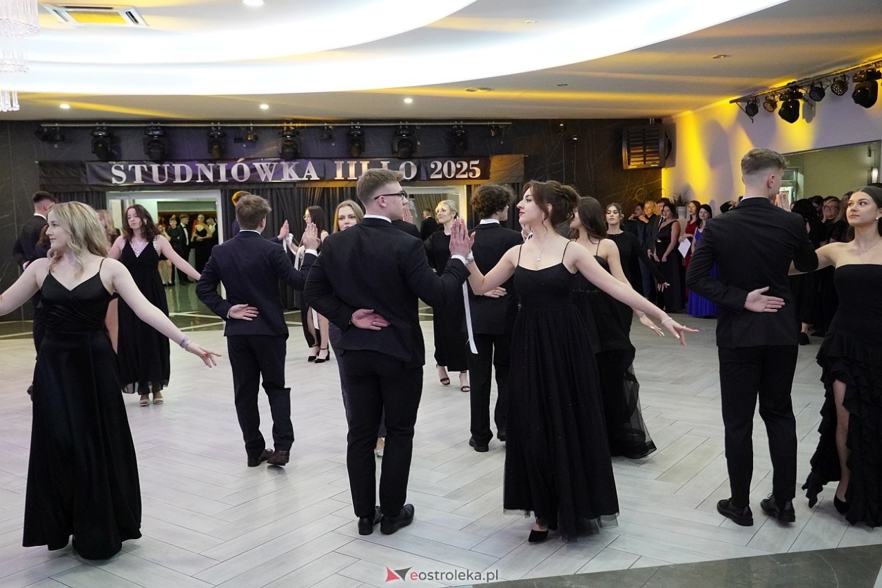 Studniówka III LO w Ostrołęce [4.01.2025] - zdjęcie #328 - eOstroleka.pl