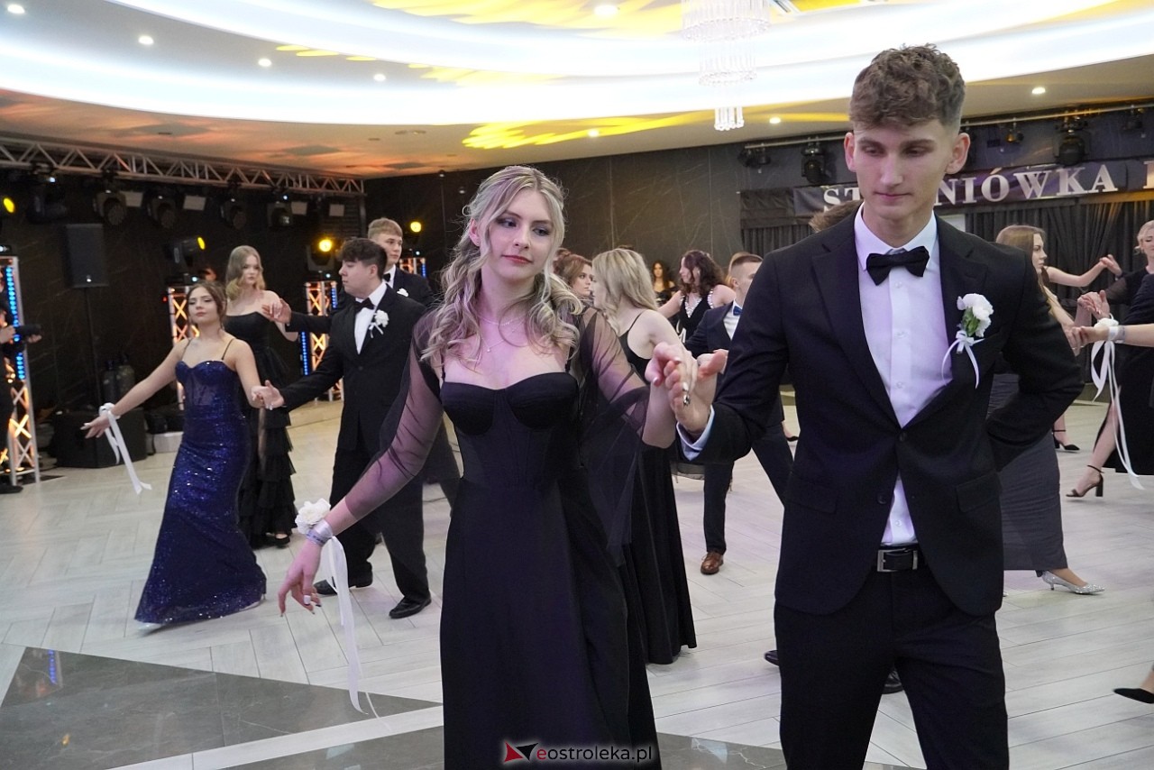 Studniówka III LO w Ostrołęce [4.01.2025] - zdjęcie #323 - eOstroleka.pl