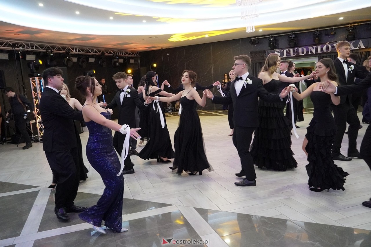 Studniówka III LO w Ostrołęce [4.01.2025] - zdjęcie #320 - eOstroleka.pl