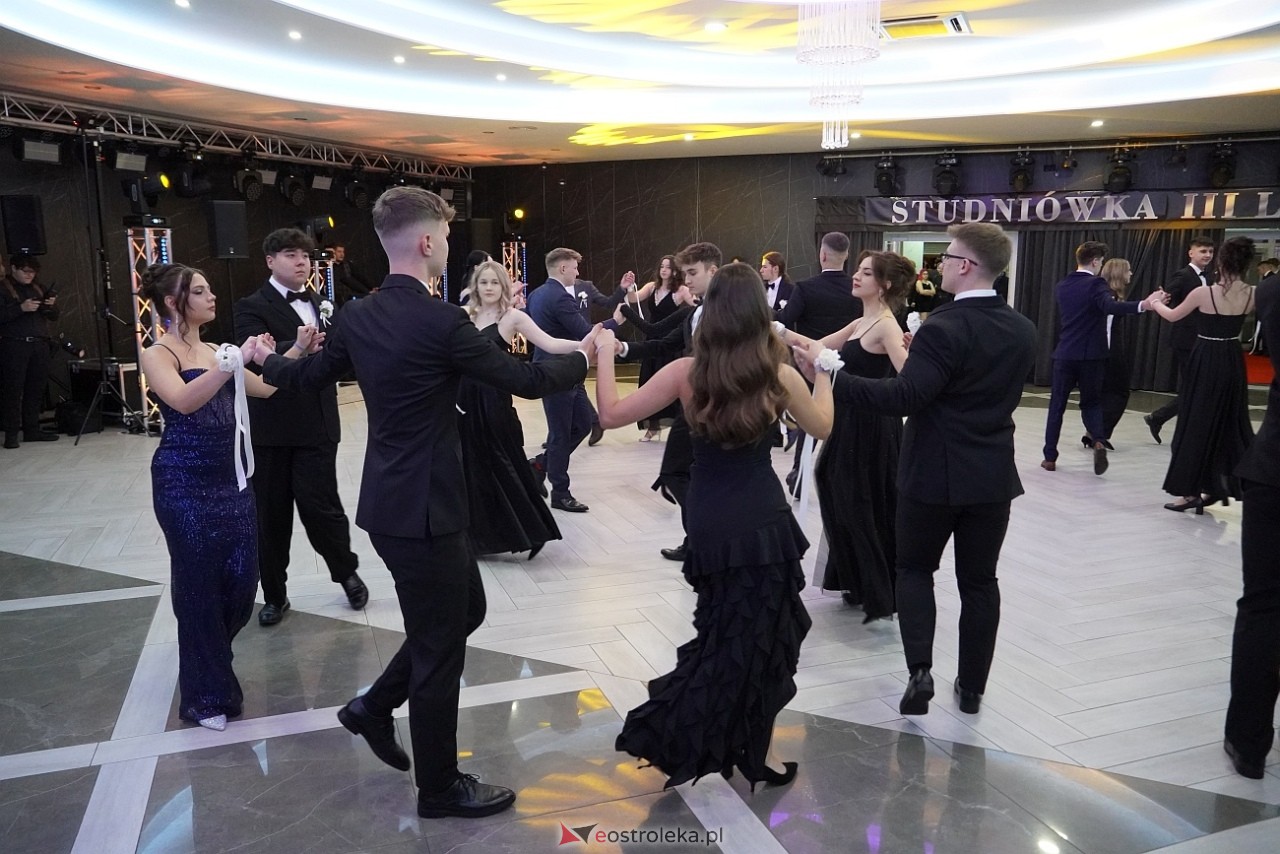 Studniówka III LO w Ostrołęce [4.01.2025] - zdjęcie #317 - eOstroleka.pl