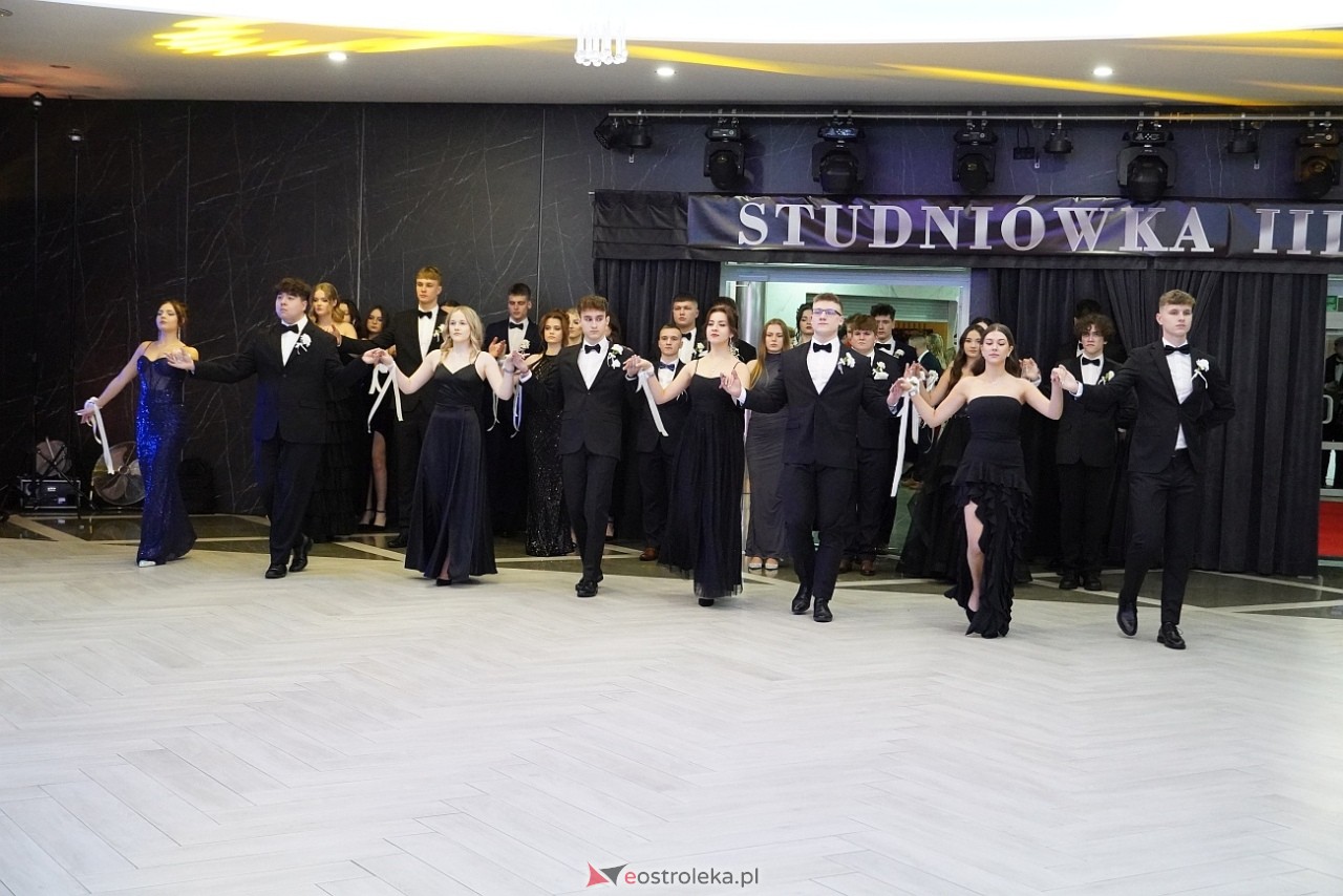 Studniówka III LO w Ostrołęce [4.01.2025] - zdjęcie #308 - eOstroleka.pl