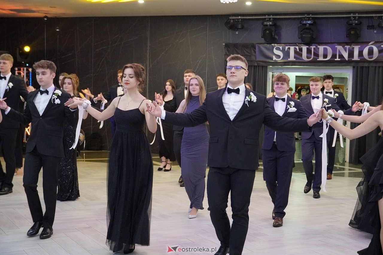 Studniówka III LO w Ostrołęce [4.01.2025] - zdjęcie #302 - eOstroleka.pl