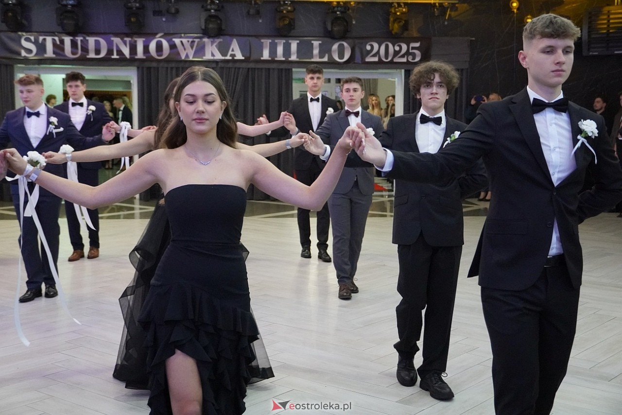 Studniówka III LO w Ostrołęce [4.01.2025] - zdjęcie #300 - eOstroleka.pl