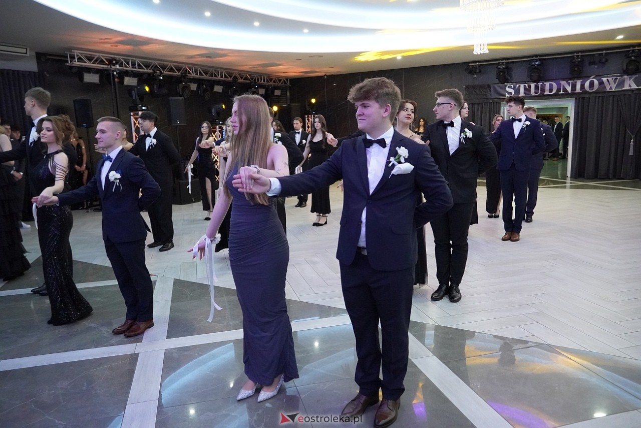 Studniówka III LO w Ostrołęce [4.01.2025] - zdjęcie #297 - eOstroleka.pl