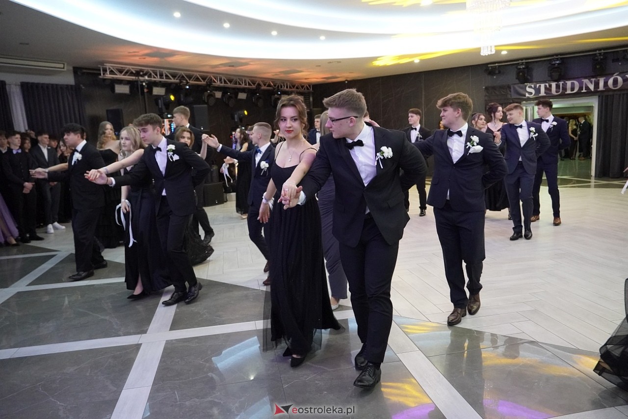 Studniówka III LO w Ostrołęce [4.01.2025] - zdjęcie #296 - eOstroleka.pl