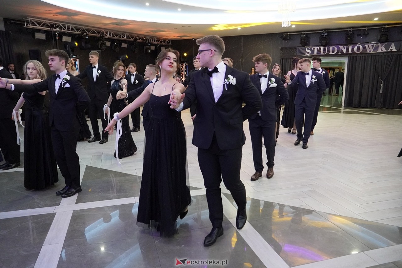 Studniówka III LO w Ostrołęce [4.01.2025] - zdjęcie #295 - eOstroleka.pl