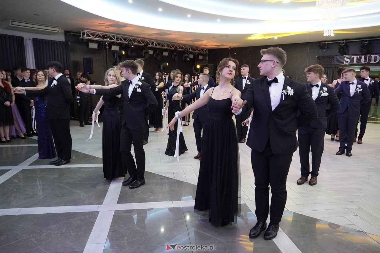 Studniówka III LO w Ostrołęce [4.01.2025] - zdjęcie #294 - eOstroleka.pl