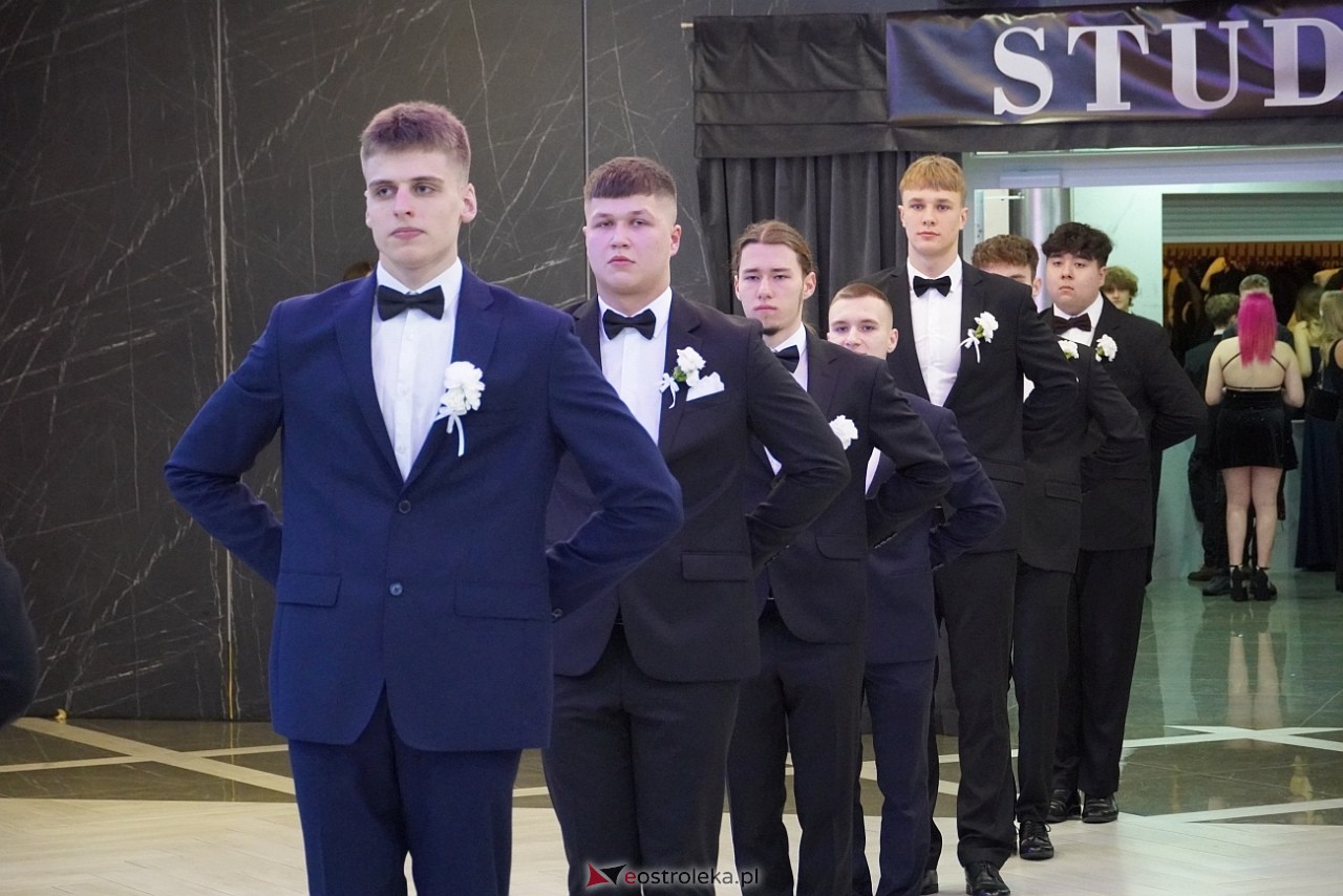 Studniówka III LO w Ostrołęce [4.01.2025] - zdjęcie #285 - eOstroleka.pl