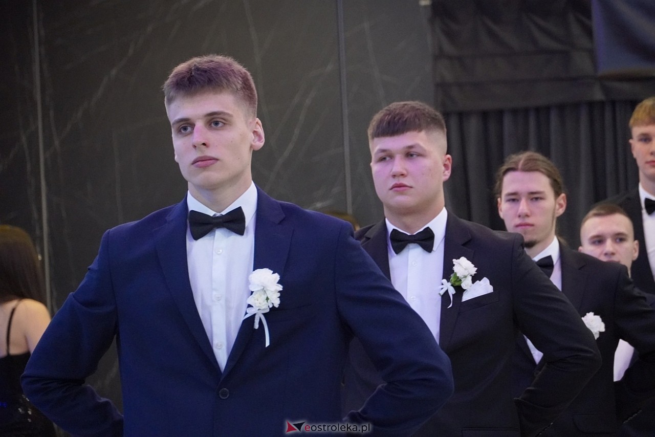 Studniówka III LO w Ostrołęce [4.01.2025] - zdjęcie #284 - eOstroleka.pl