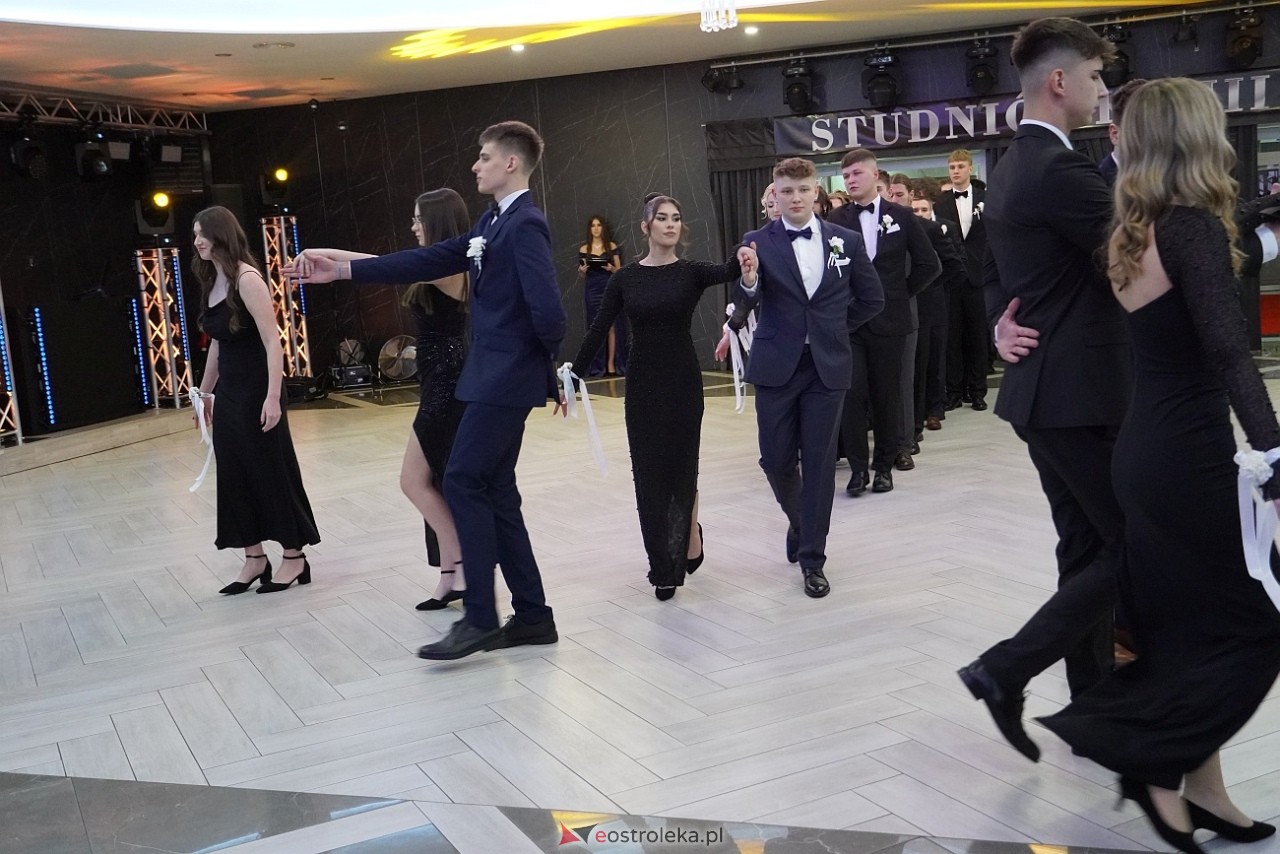 Studniówka III LO w Ostrołęce [4.01.2025] - zdjęcie #275 - eOstroleka.pl