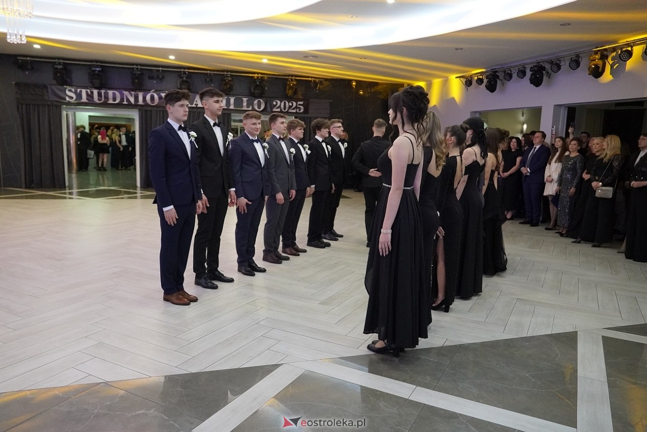 Studniówka III LO w Ostrołęce [4.01.2025] - zdjęcie #269 - eOstroleka.pl