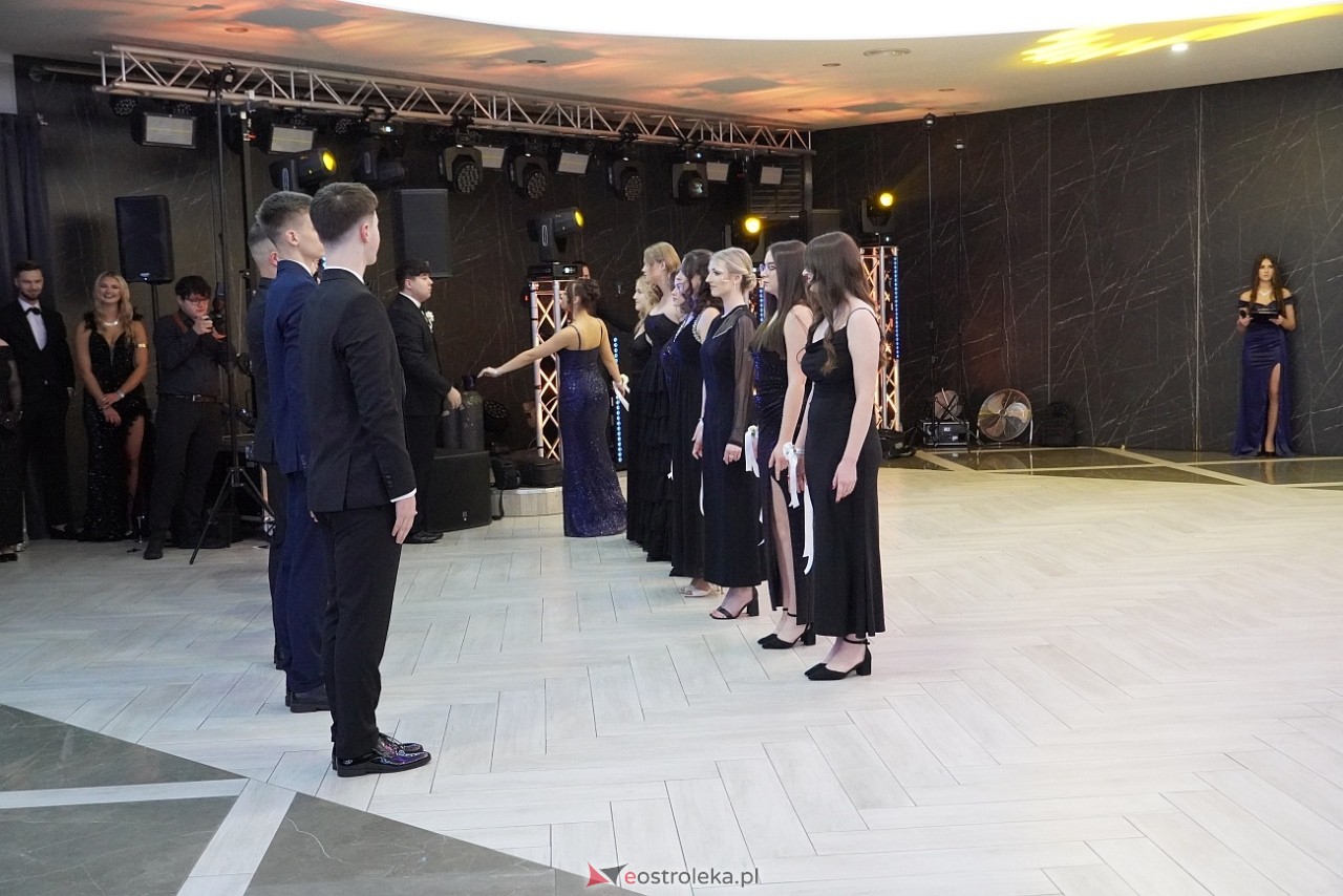 Studniówka III LO w Ostrołęce [4.01.2025] - zdjęcie #267 - eOstroleka.pl