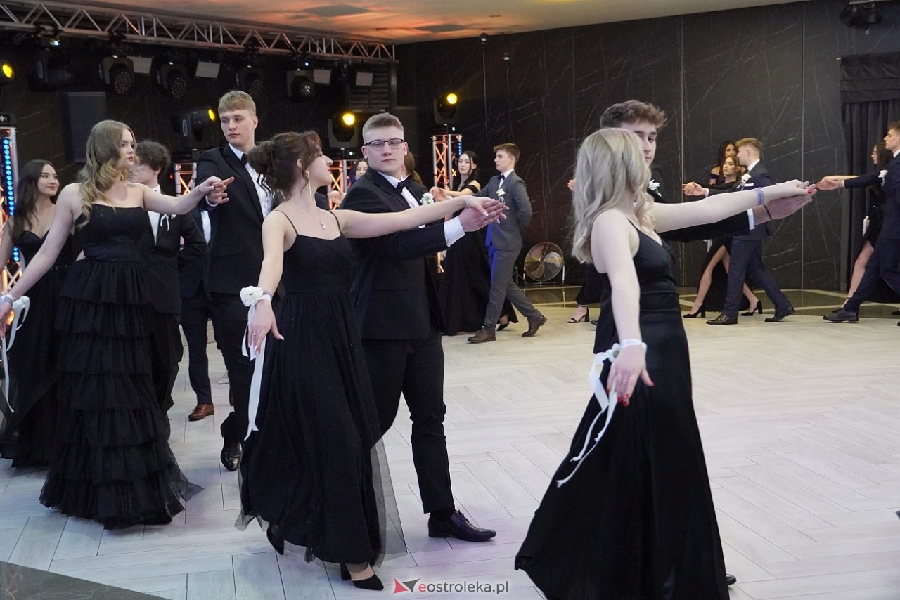 Studniówka III LO w Ostrołęce [4.01.2025] - zdjęcie #253 - eOstroleka.pl