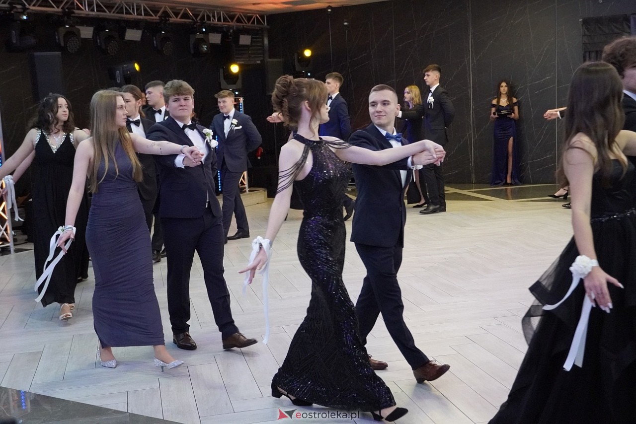 Studniówka III LO w Ostrołęce [4.01.2025] - zdjęcie #248 - eOstroleka.pl