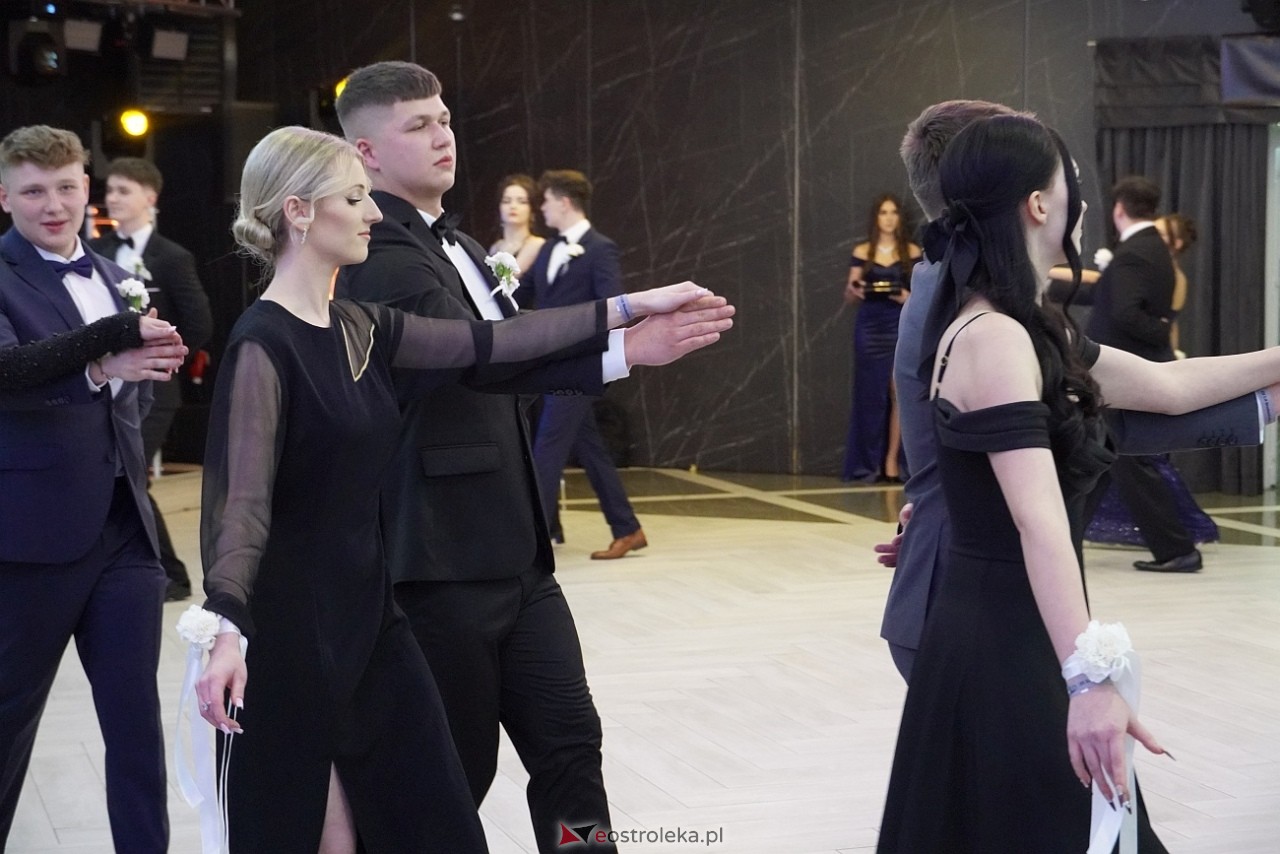 Studniówka III LO w Ostrołęce [4.01.2025] - zdjęcie #247 - eOstroleka.pl