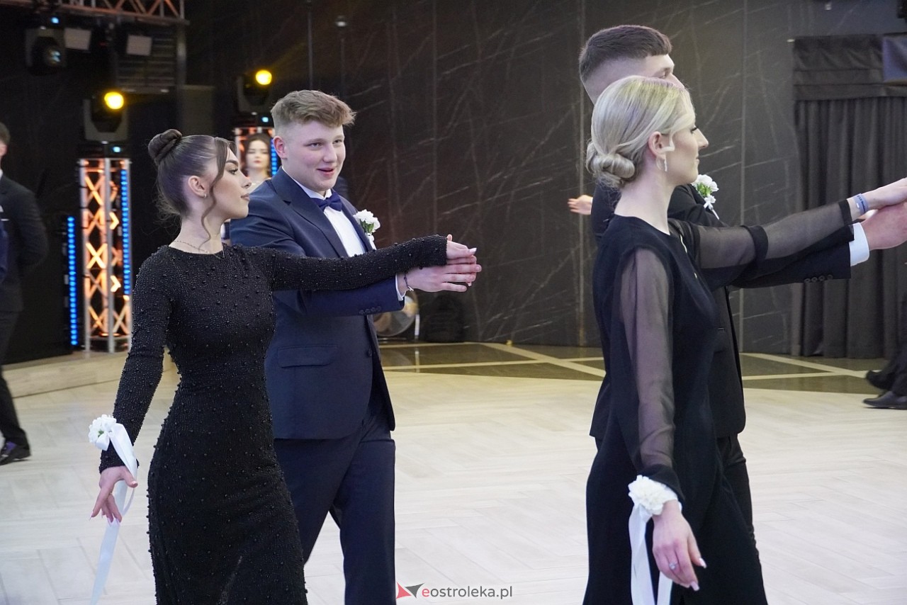 Studniówka III LO w Ostrołęce [4.01.2025] - zdjęcie #246 - eOstroleka.pl