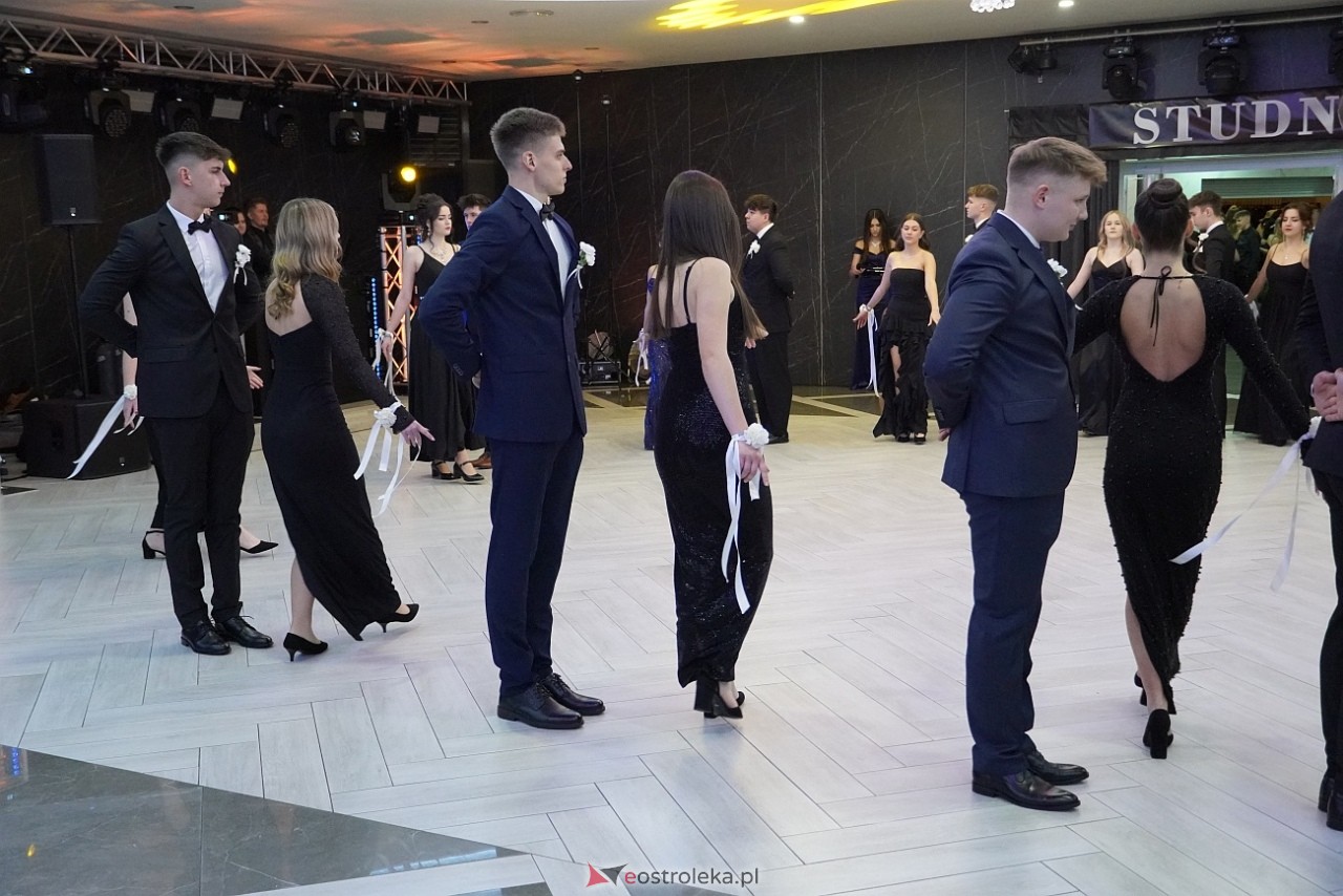 Studniówka III LO w Ostrołęce [4.01.2025] - zdjęcie #245 - eOstroleka.pl