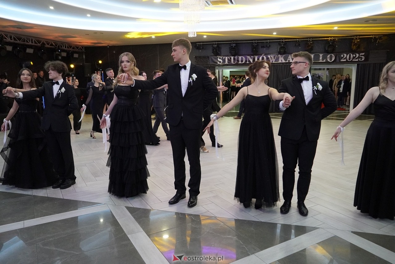 Studniówka III LO w Ostrołęce [4.01.2025] - zdjęcie #224 - eOstroleka.pl