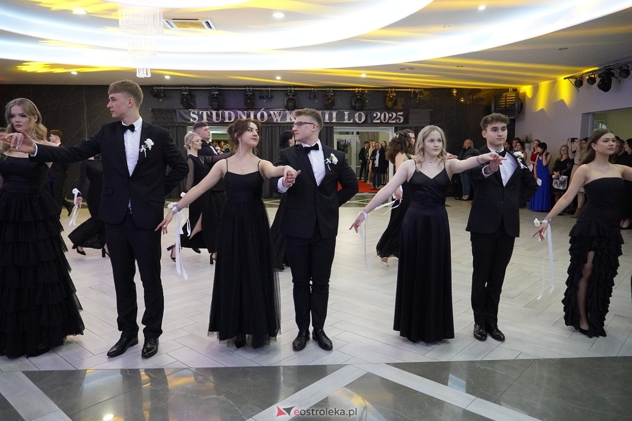 Studniówka III LO w Ostrołęce [4.01.2025] - zdjęcie #222 - eOstroleka.pl