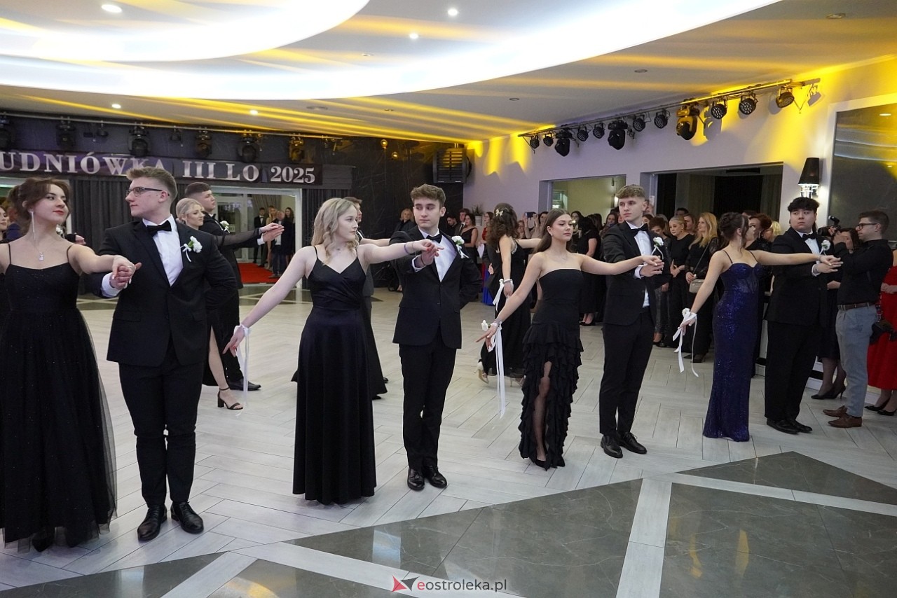 Studniówka III LO w Ostrołęce [4.01.2025] - zdjęcie #221 - eOstroleka.pl
