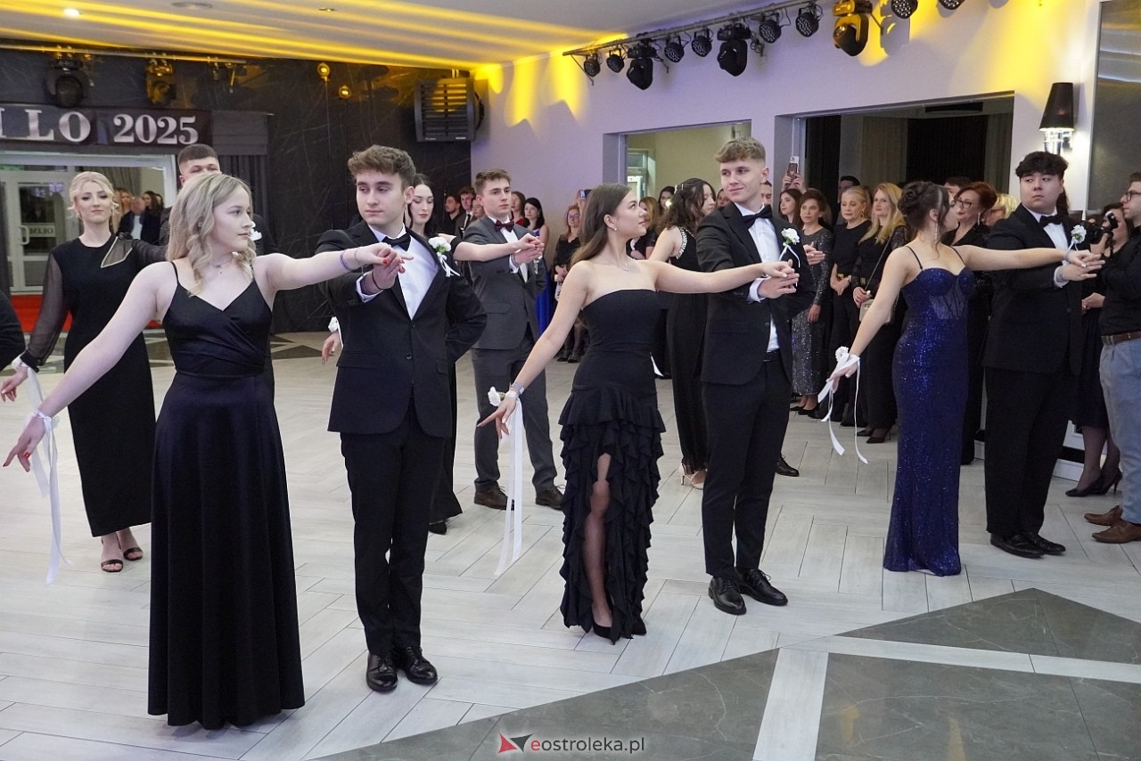 Studniówka III LO w Ostrołęce [4.01.2025] - zdjęcie #220 - eOstroleka.pl