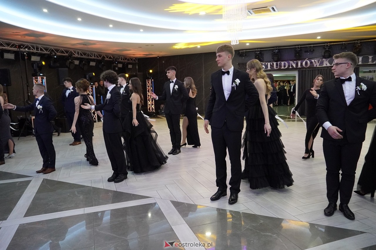 Studniówka III LO w Ostrołęce [4.01.2025] - zdjęcie #215 - eOstroleka.pl