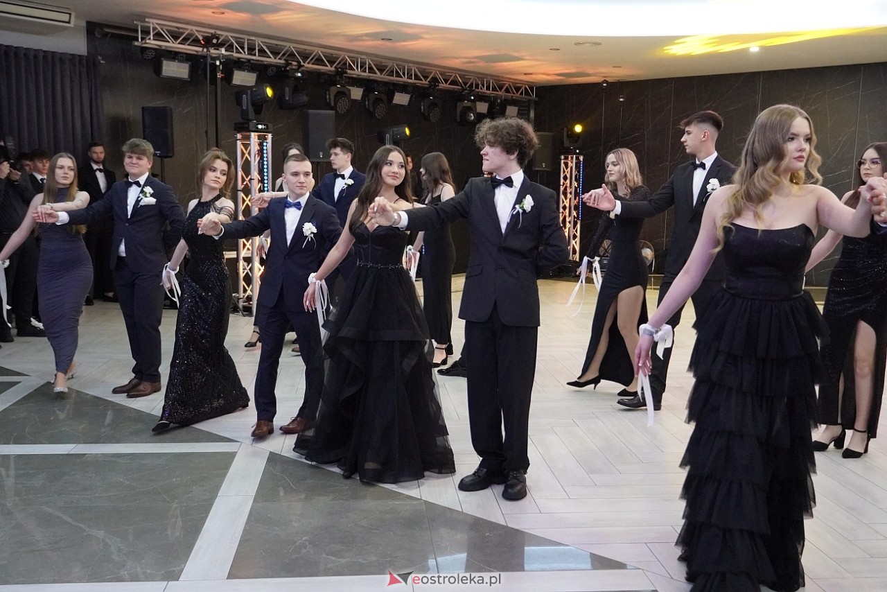 Studniówka III LO w Ostrołęce [4.01.2025] - zdjęcie #209 - eOstroleka.pl