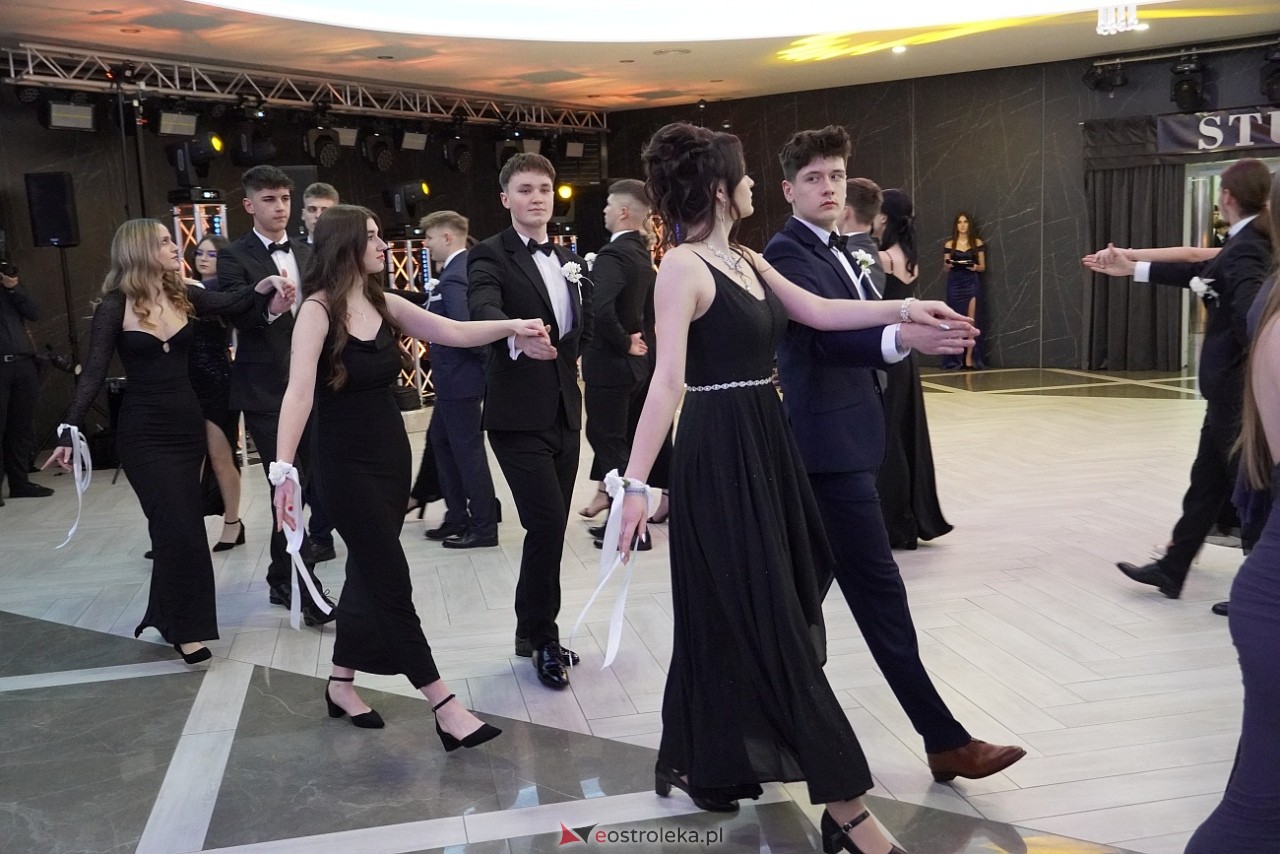 Studniówka III LO w Ostrołęce [4.01.2025] - zdjęcie #203 - eOstroleka.pl