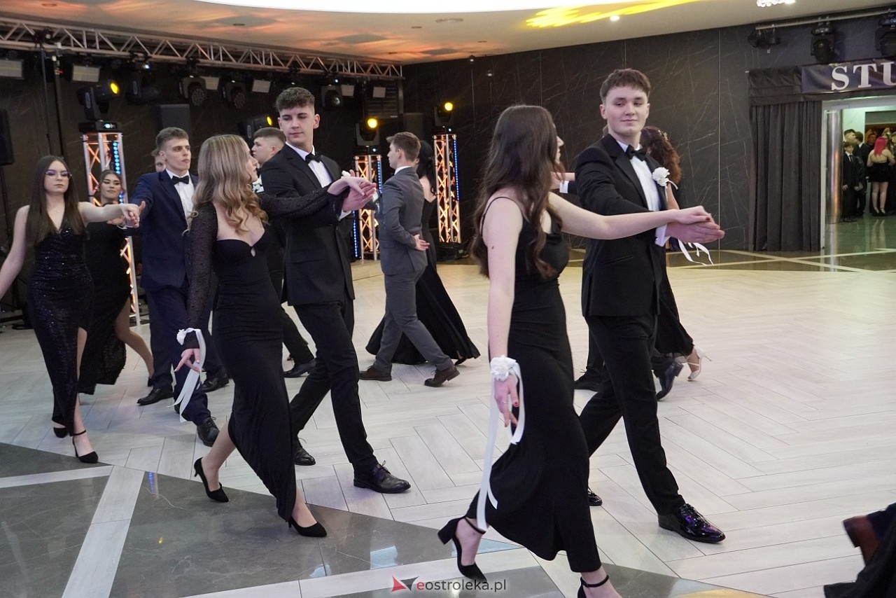Studniówka III LO w Ostrołęce [4.01.2025] - zdjęcie #202 - eOstroleka.pl