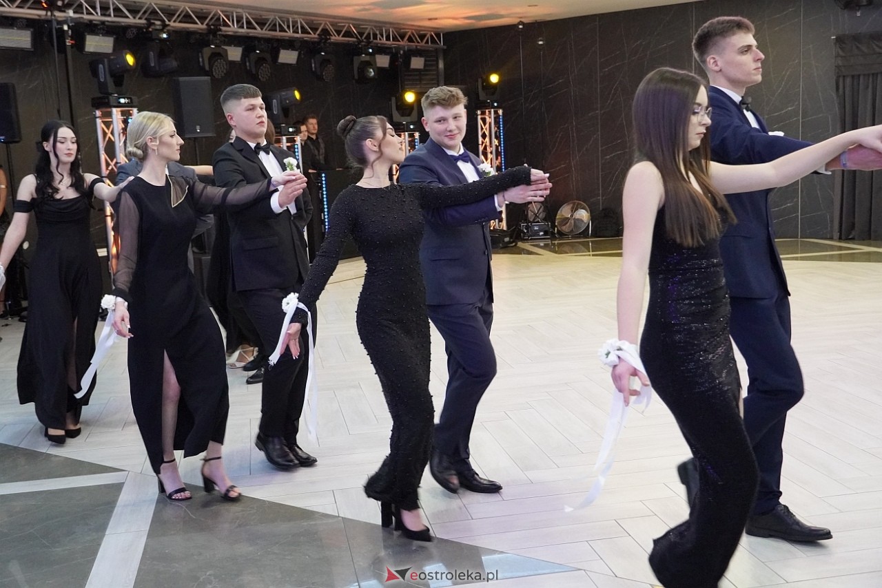 Studniówka III LO w Ostrołęce [4.01.2025] - zdjęcie #199 - eOstroleka.pl