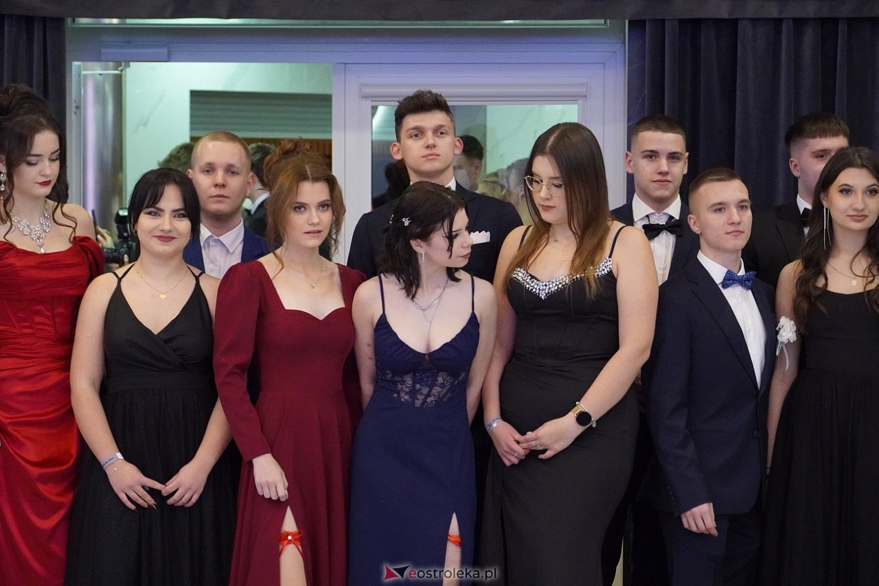 Studniówka III LO w Ostrołęce [4.01.2025] - zdjęcie #177 - eOstroleka.pl