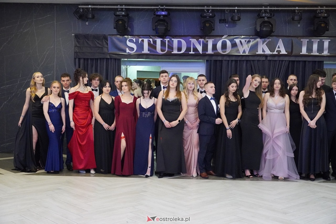 Studniówka III LO w Ostrołęce [4.01.2025] - zdjęcie #172 - eOstroleka.pl