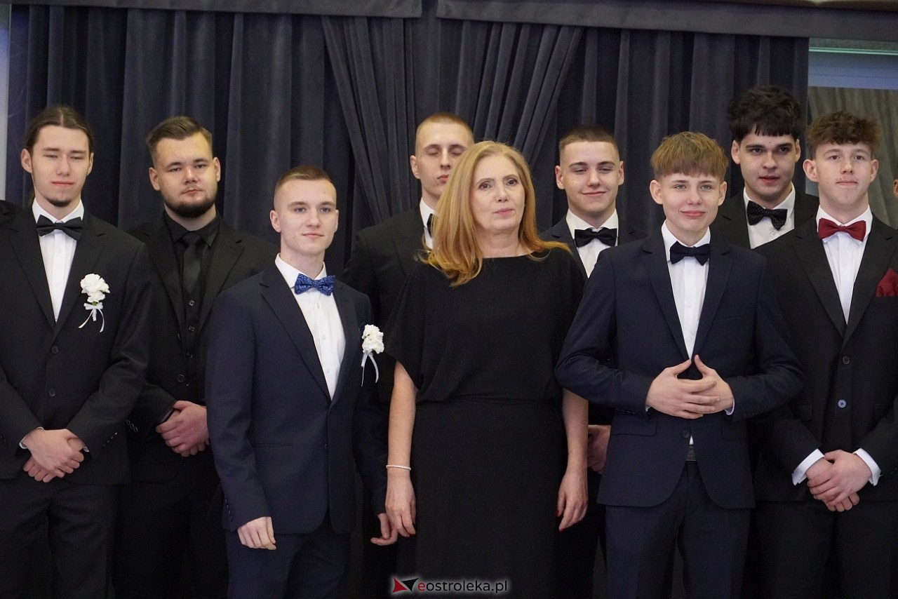 Studniówka III LO w Ostrołęce [4.01.2025] - zdjęcie #161 - eOstroleka.pl