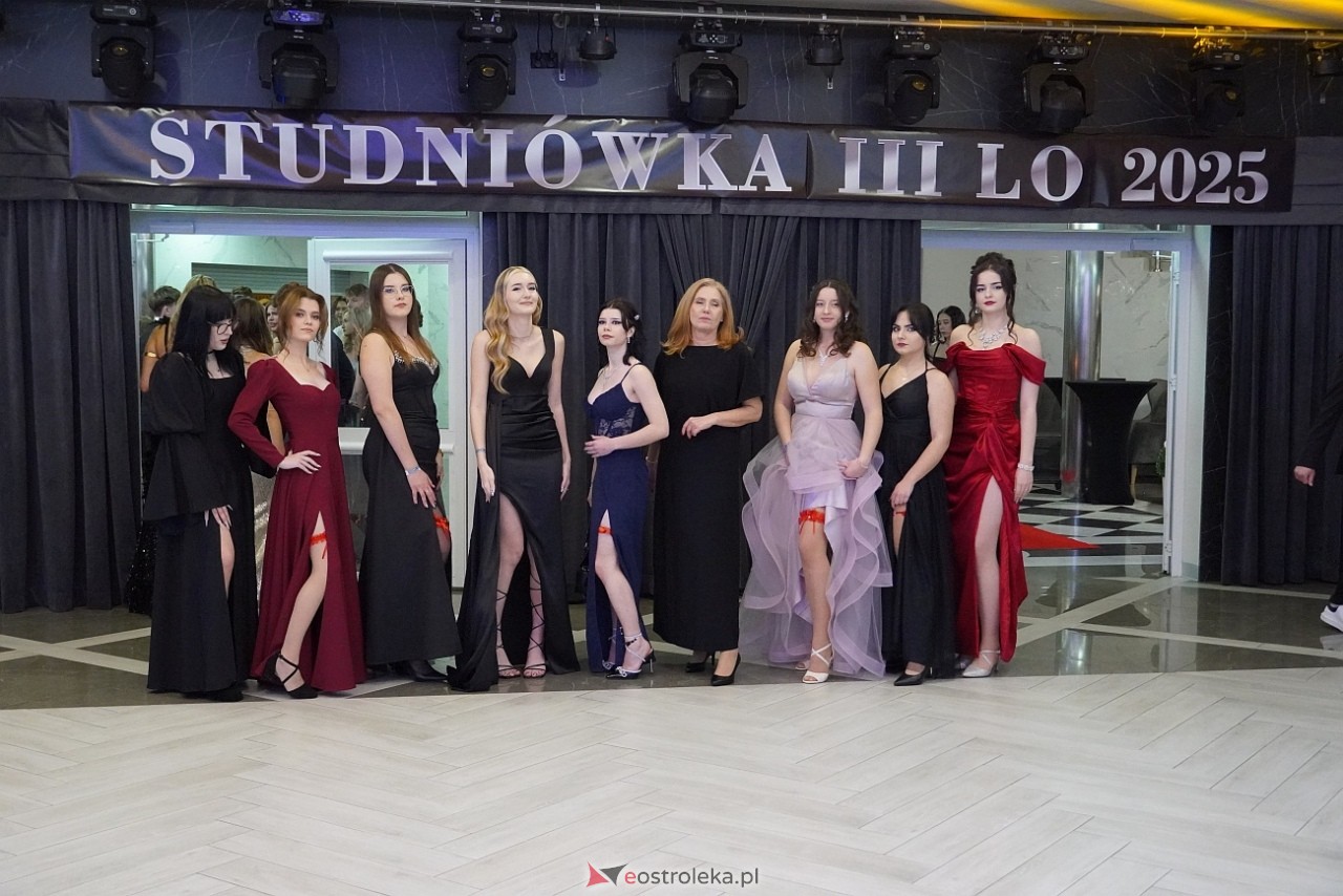 Studniówka III LO w Ostrołęce [4.01.2025] - zdjęcie #158 - eOstroleka.pl