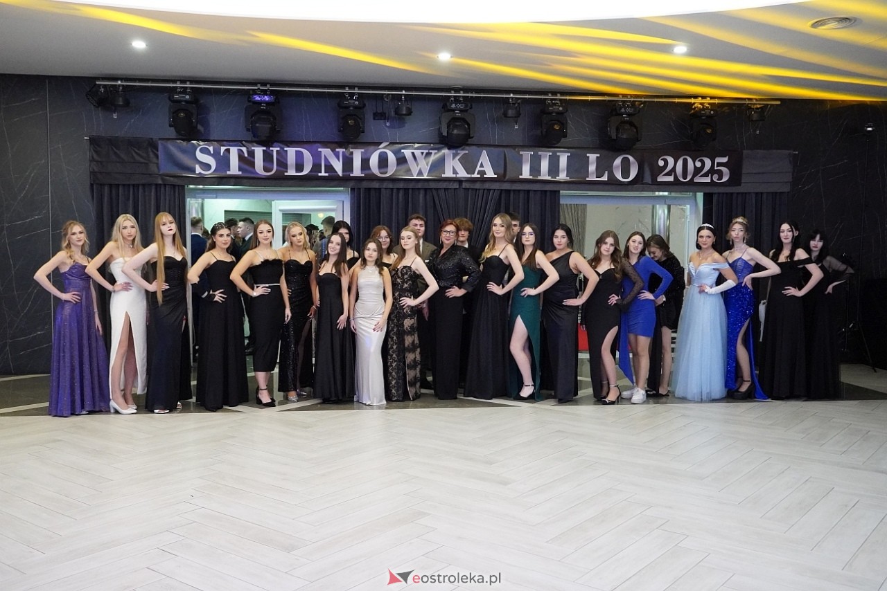 Studniówka III LO w Ostrołęce [4.01.2025] - zdjęcie #143 - eOstroleka.pl