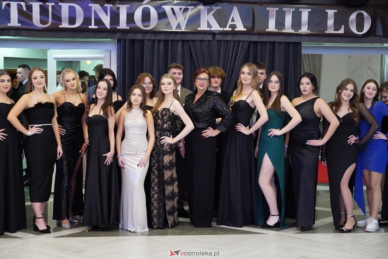 Studniówka III LO w Ostrołęce [4.01.2025] - zdjęcie #141 - eOstroleka.pl