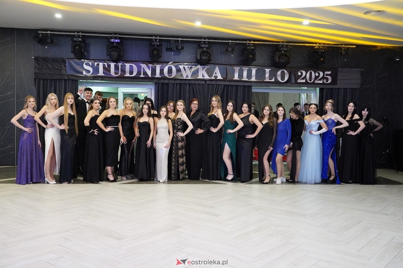 Studniówka III LO w Ostrołęce [4.01.2025] - zdjęcie #139 - eOstroleka.pl
