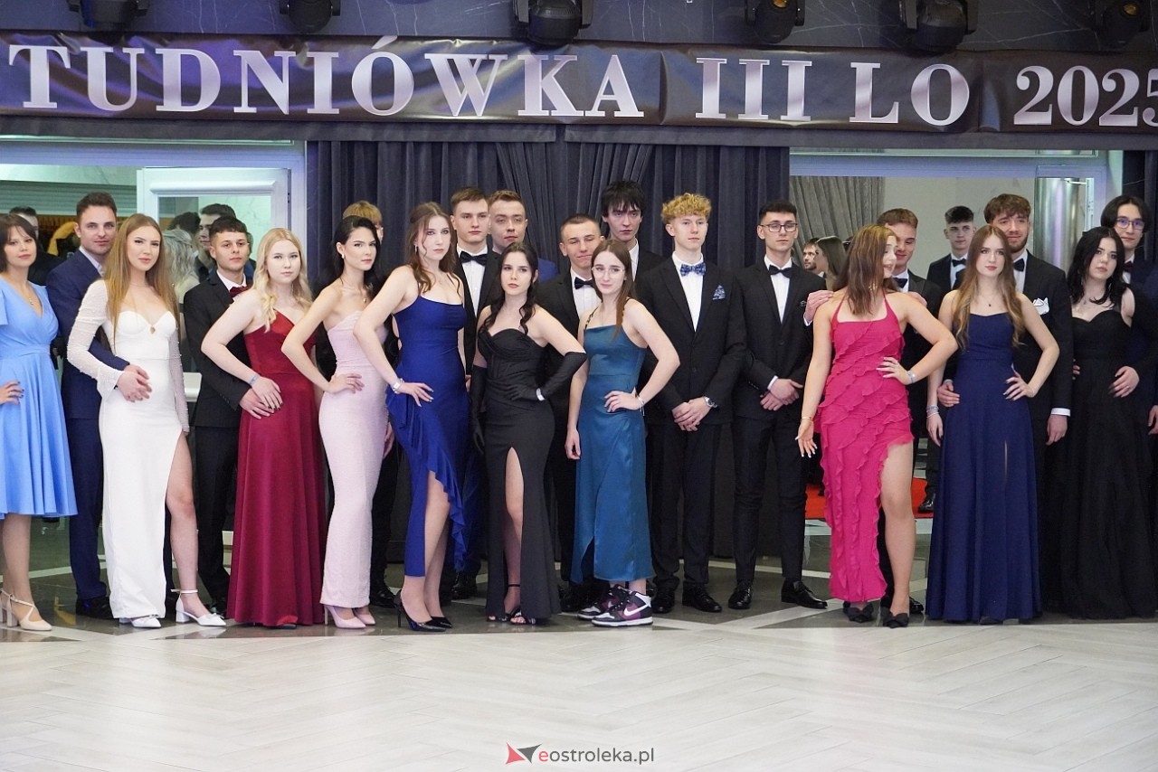 Studniówka III LO w Ostrołęce [4.01.2025] - zdjęcie #127 - eOstroleka.pl