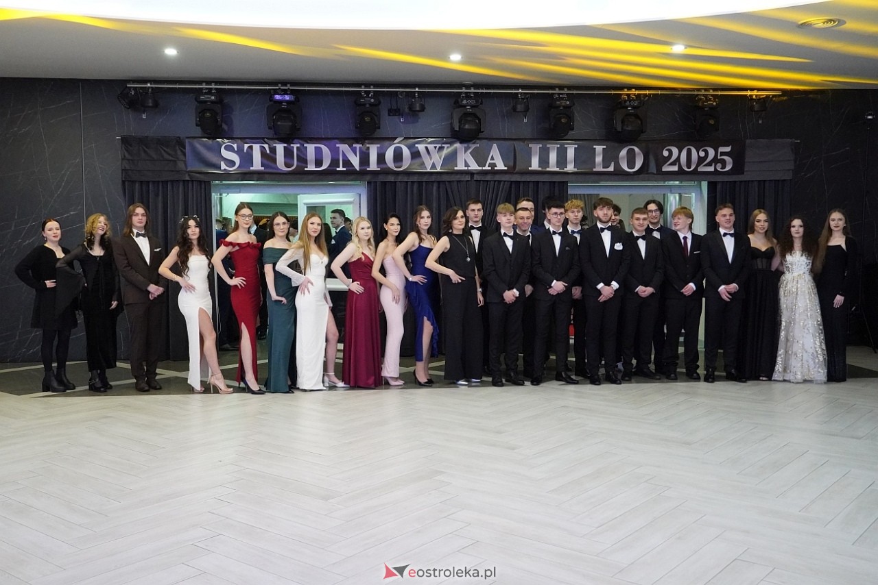 Studniówka III LO w Ostrołęce [4.01.2025] - zdjęcie #120 - eOstroleka.pl
