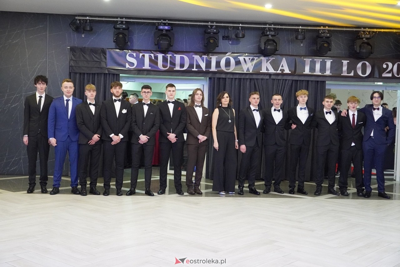 Studniówka III LO w Ostrołęce [4.01.2025] - zdjęcie #116 - eOstroleka.pl