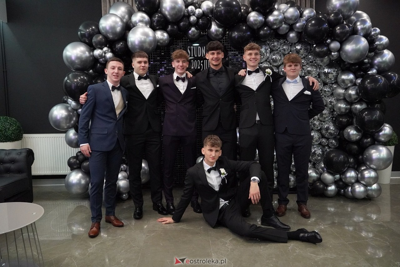 Studniówka III LO w Ostrołęce [4.01.2025] - zdjęcie #109 - eOstroleka.pl